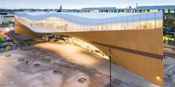 史上最不務(wù)正業(yè)圖書館，燒了7.5億成遛娃場(chǎng)地，人們卻說這錢花得值？