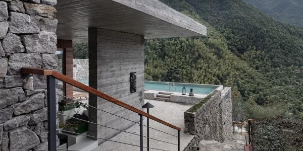 傳統(tǒng)與現(xiàn)代，自然與人工，才會鬼斧神工般