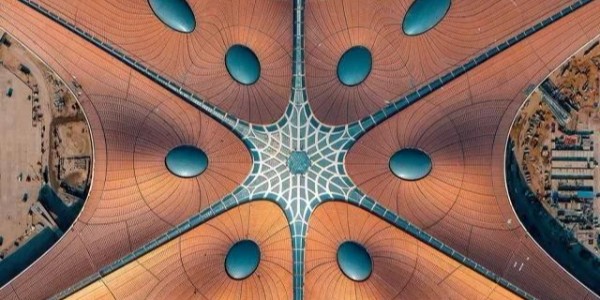 中國(guó)這個(gè)超級(jí)工程，震驚了全球！有63個(gè)天安門(mén)廣場(chǎng)大，卻只有8根柱子