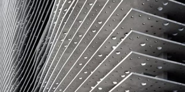 建筑師們一反常態(tài)，他們依賴于汕頭當(dāng)?shù)氐膫鹘y(tǒng)，讓混凝土優(yōu)雅如實(shí)