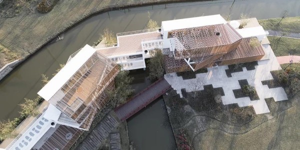 他設(shè)計(jì)的集裝箱改造房，虛實(shí)之間太好了。